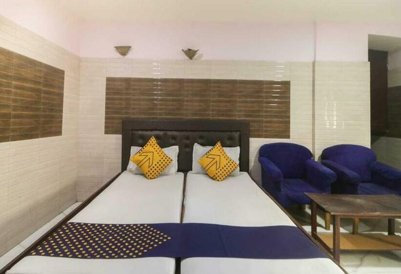 트리플 클래식 룸, Flagship Hotel Maitry