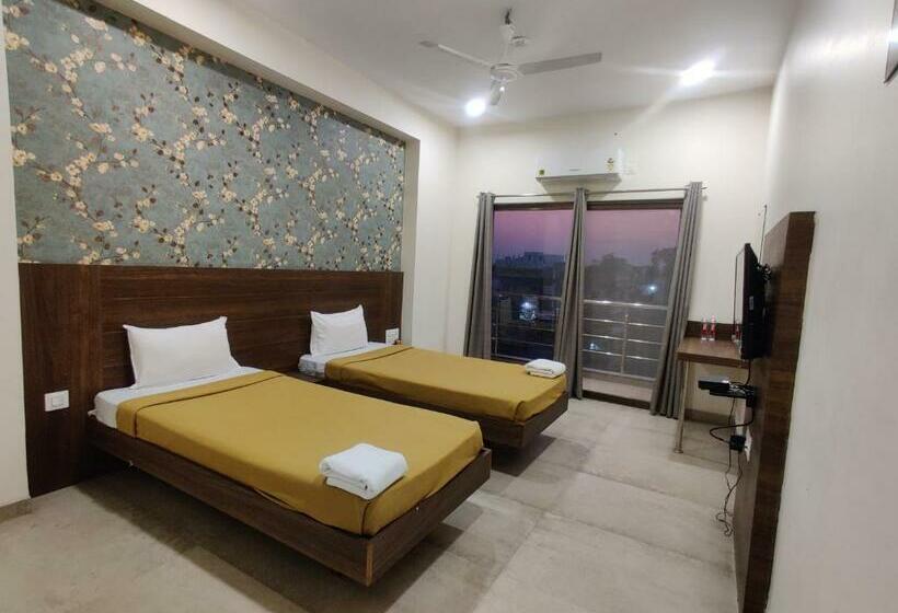 Deluxe Room, Balaji Comforts