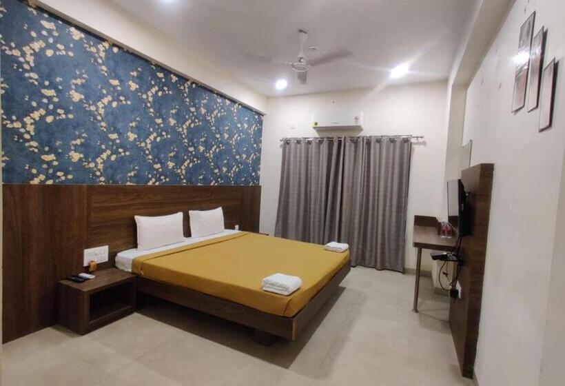 Deluxe Room, Balaji Comforts