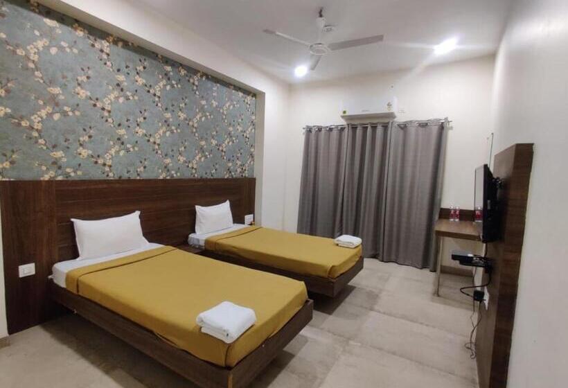 Standard Room, Balaji Comforts