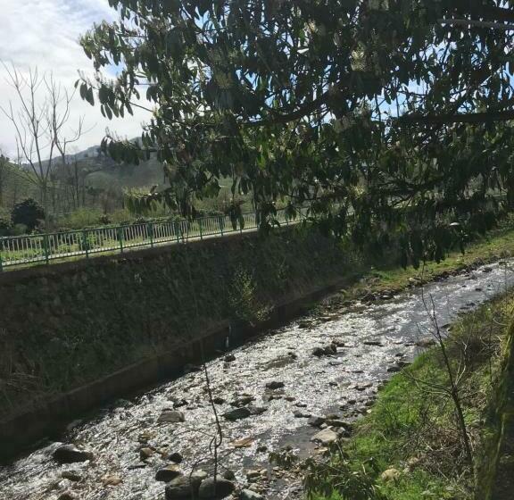 جناح, My World Bungalov