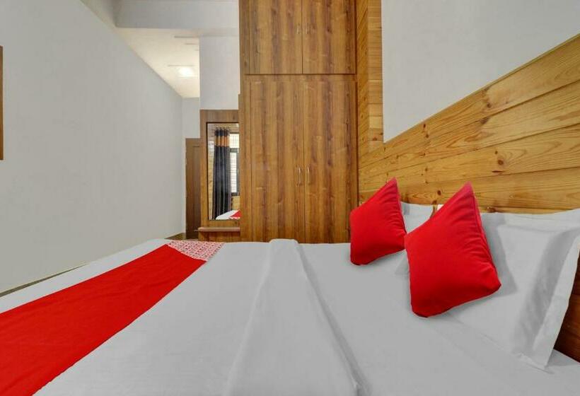 Трехместный Номер Классика, Oyo Flagship 80887  Holiday Inn