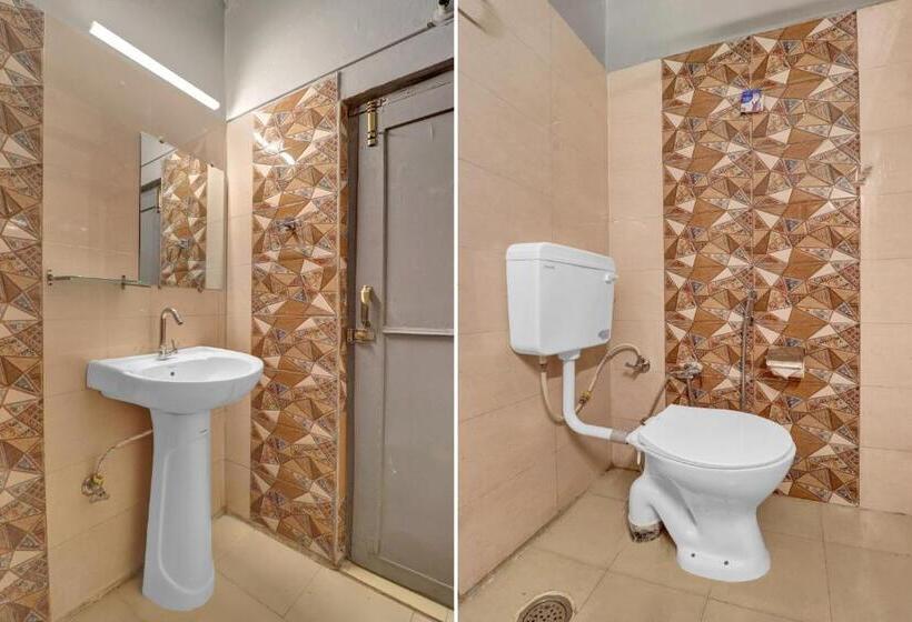 Трехместный Номер Классика, Oyo Flagship 80887  Holiday Inn
