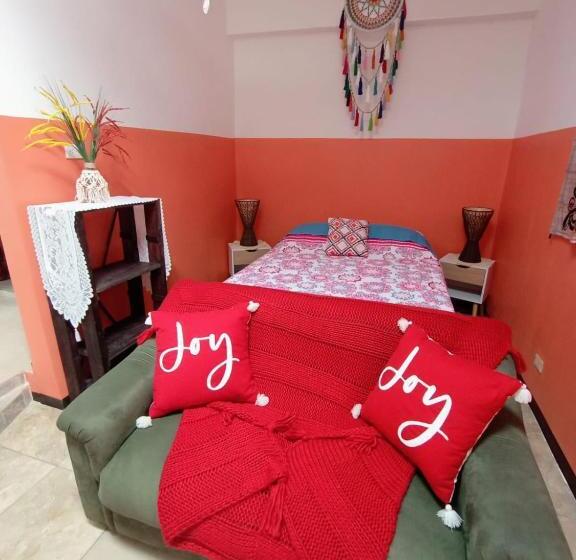 스탠다드 스튜디오, Nirvana Apartament Hostal