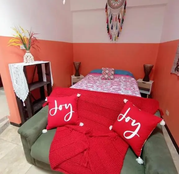 استودیوی استاندارد, Nirvana Apartament Hostal