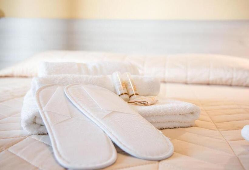 غرفة قياسية مزوَّدة بشُرفة, B&b Babbu Meu