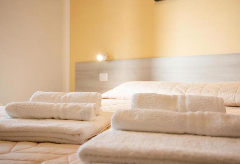 غرفة قياسية مزوَّدة بشُرفة, B&b Babbu Meu