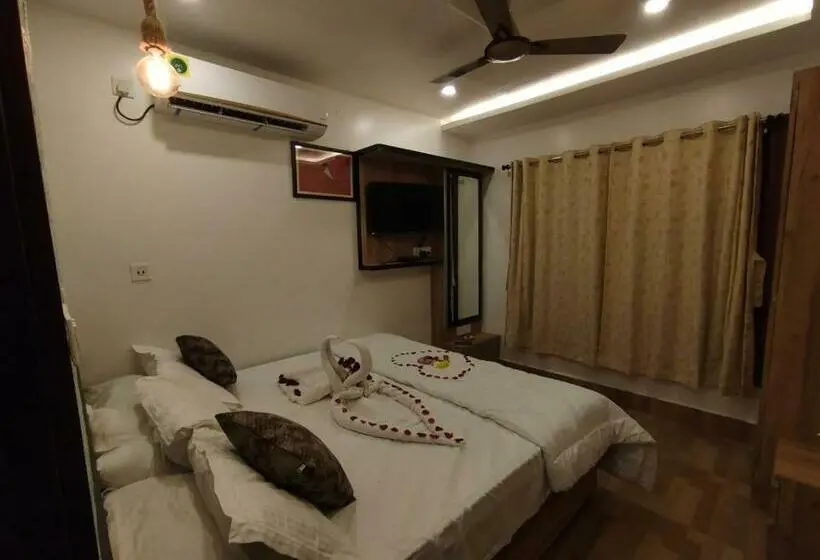 ３ベッドルームスタンダードバンガロー, Charulata Residency