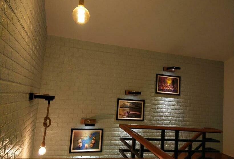 3침실 스탠다드 방갈로, Charulata Residency