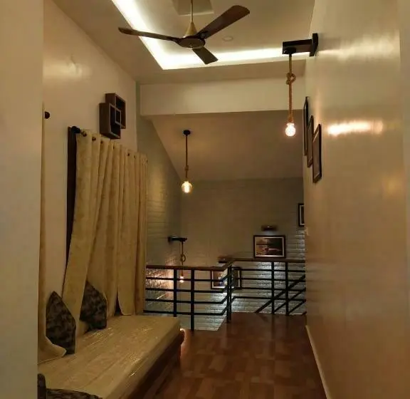 ３ベッドルームスタンダードバンガロー, Charulata Residency