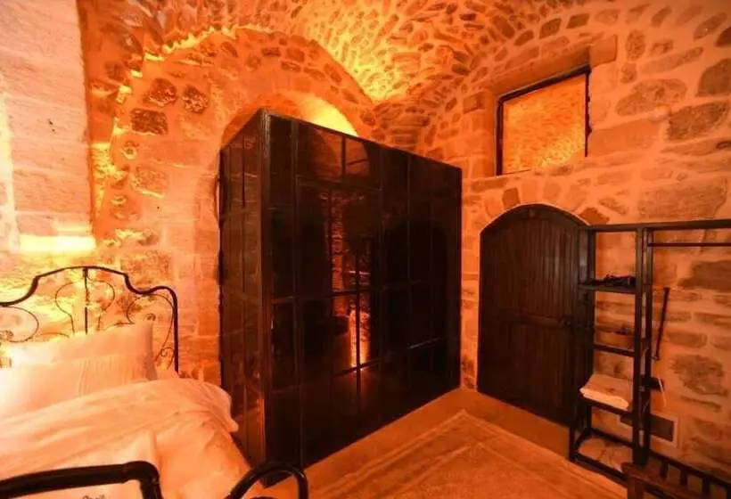 Deluxe Kolmen Hengen Huone, Legacy Mesopotamia