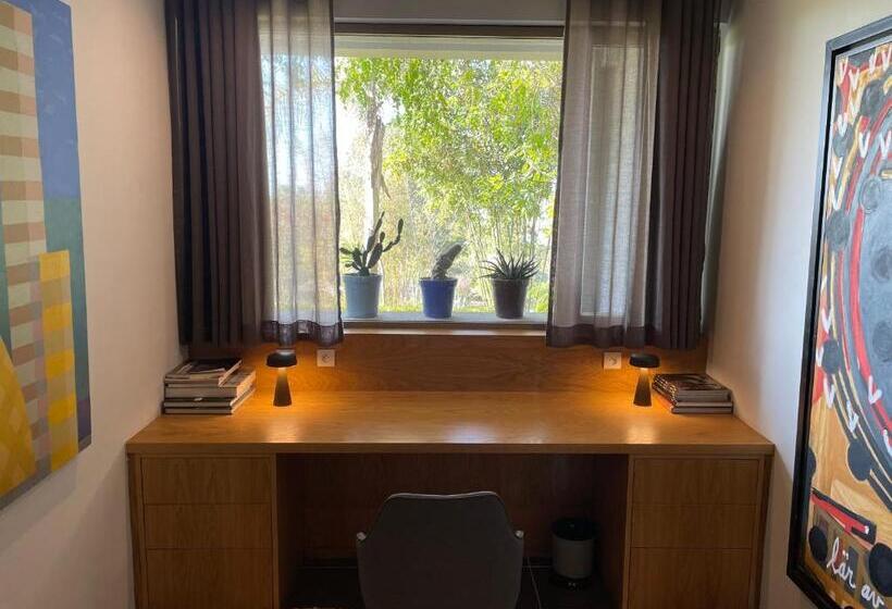 اتاق لوکس با تخت بزرگ, Kohinor Maison D Hôtes