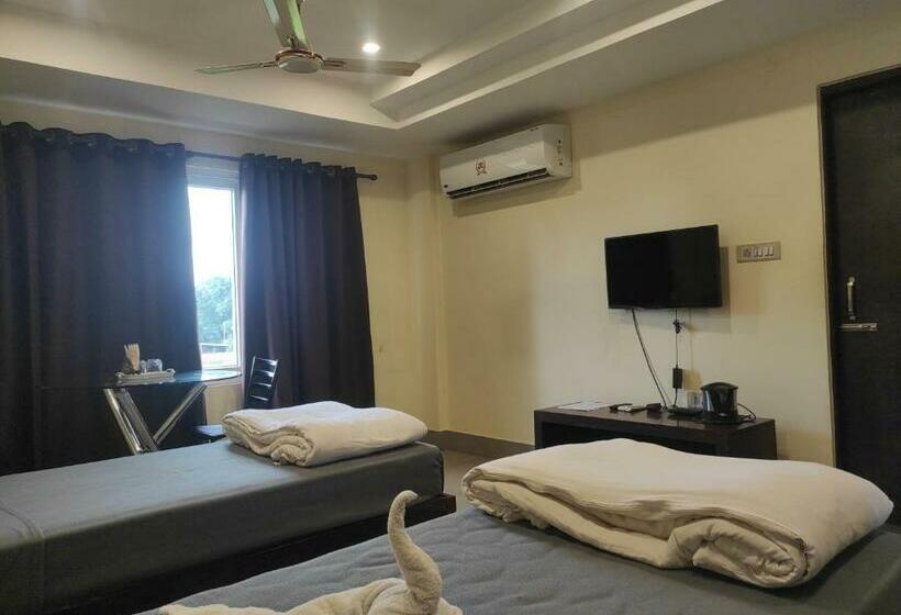 Номер Deluxe, Mayur Gardens