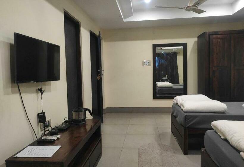 Номер Deluxe, Mayur Gardens