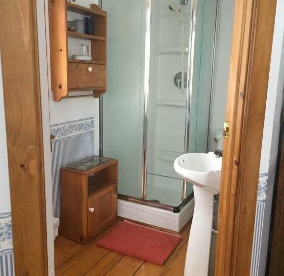 Номер Deluxe, Chez Robert