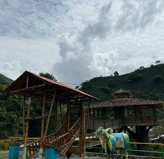 오두막, Ilusión Ecoparque