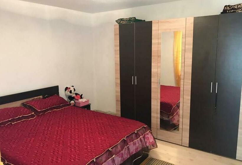 בית, 4 חדרי שינה, Vila Siminica