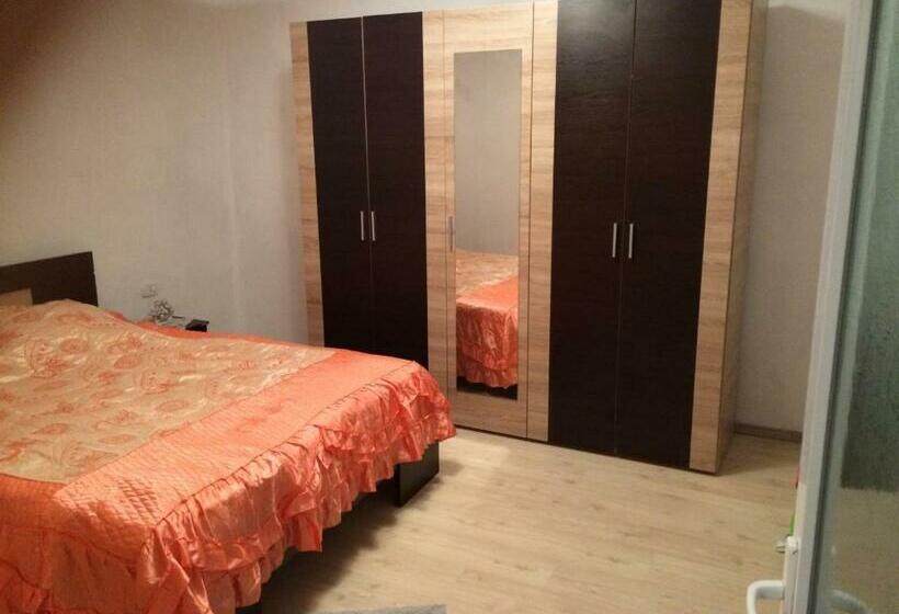 בית, 4 חדרי שינה, Vila Siminica