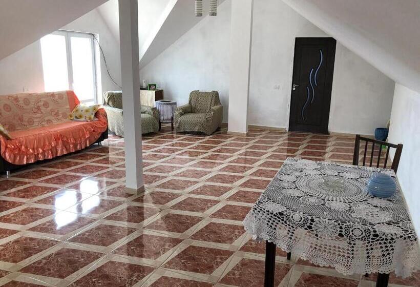 בית, 4 חדרי שינה, Vila Siminica