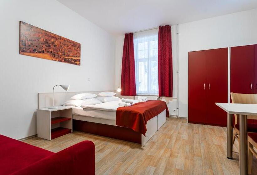 스탠다드 스튜디오, Dagmar