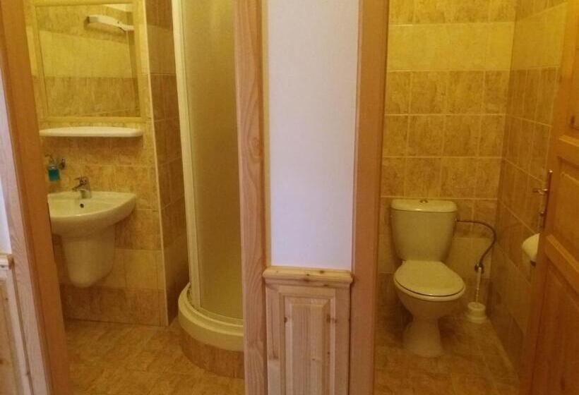 Четырехместный Номер Стандарт, Penzion Ve Staré škole