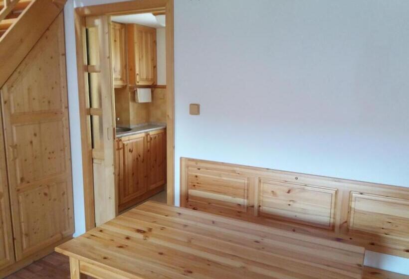 スイート, Penzion Ve Staré škole