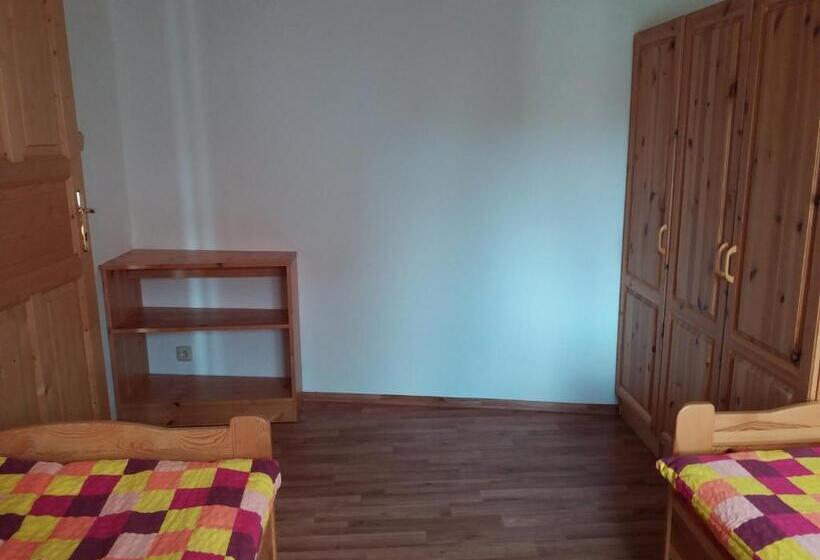 スイート, Penzion Ve Staré škole