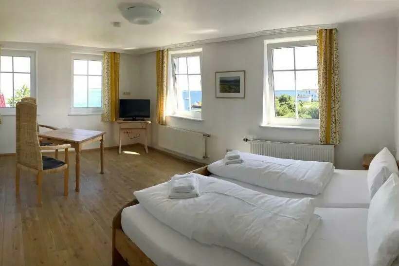 Basic-huone, Pension Strand