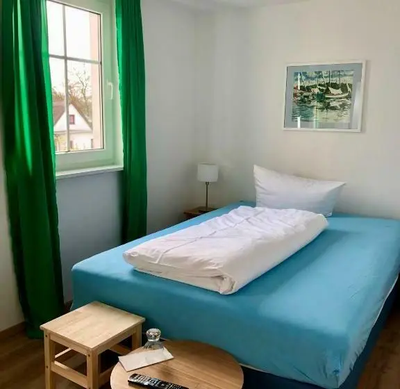 Standard Yhden Hengen Huone, Pension Strand