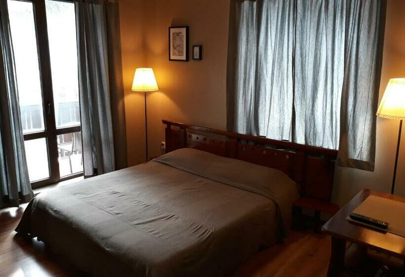 Трехместный Номер Стандарт с Балконом, Family Hotel Pchelina