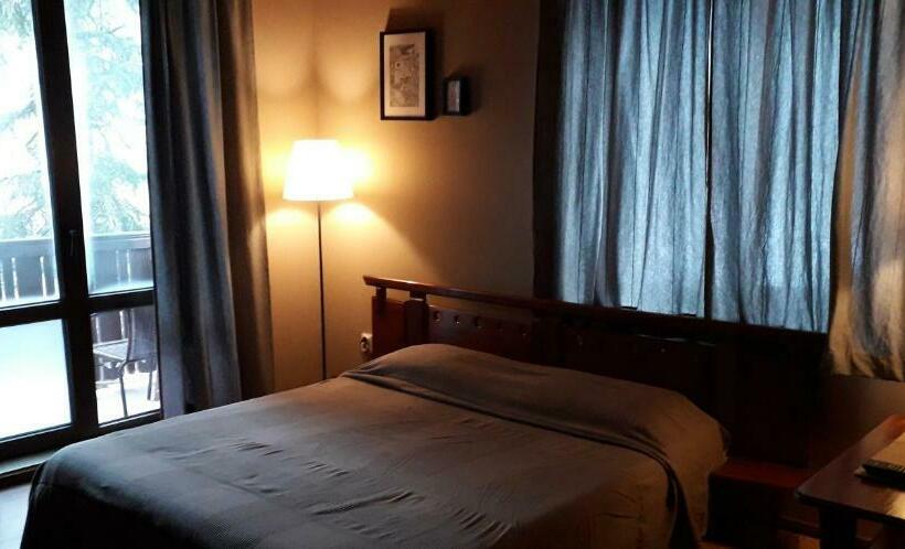 اتاق استاندارد سه تخته با بالکن, Family Hotel Pchelina