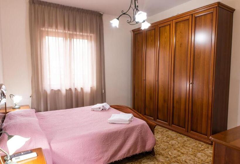 דירת חדר עם טרסה, Casa Ninina