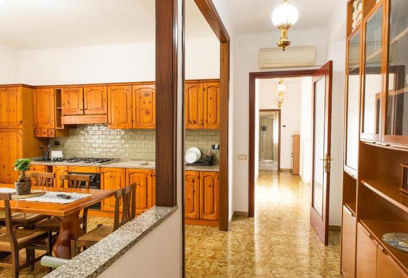 דירת חדר עם טרסה, Casa Ninina