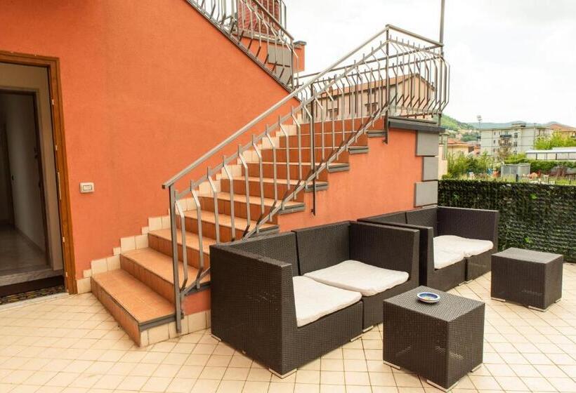 דירת חדר עם טרסה, Casa Ninina