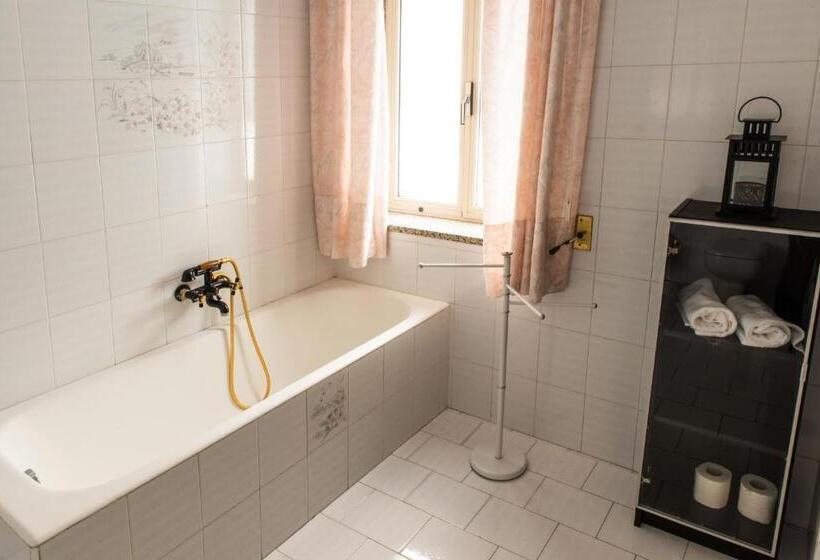 דירת שני חדרים, Casa Ninina