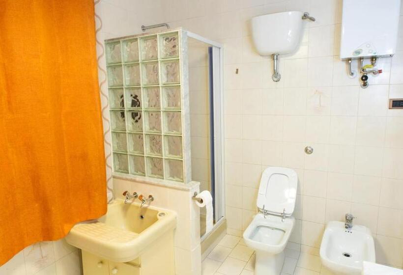 דירת חדר בקומת קרקע, Casa Ninina