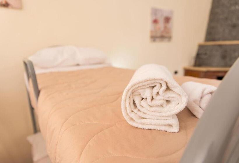 דירת חדר בקומת קרקע, Casa Ninina