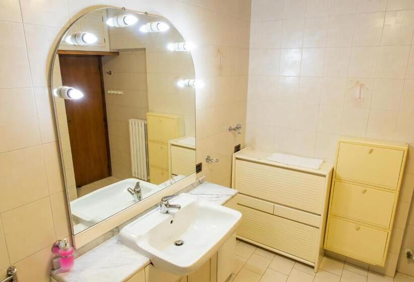 דירת חדר בקומת קרקע, Casa Ninina