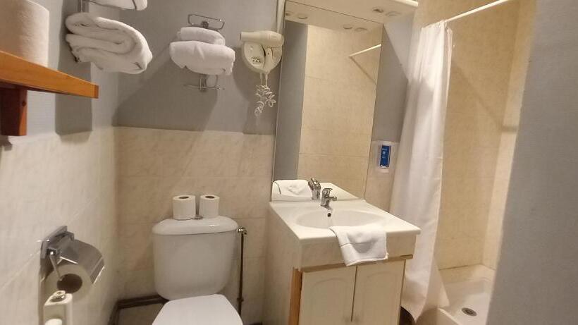 带2个双人床的标准工作室, Brit Hotel Comtes De Champagne Troyes Centre Historique