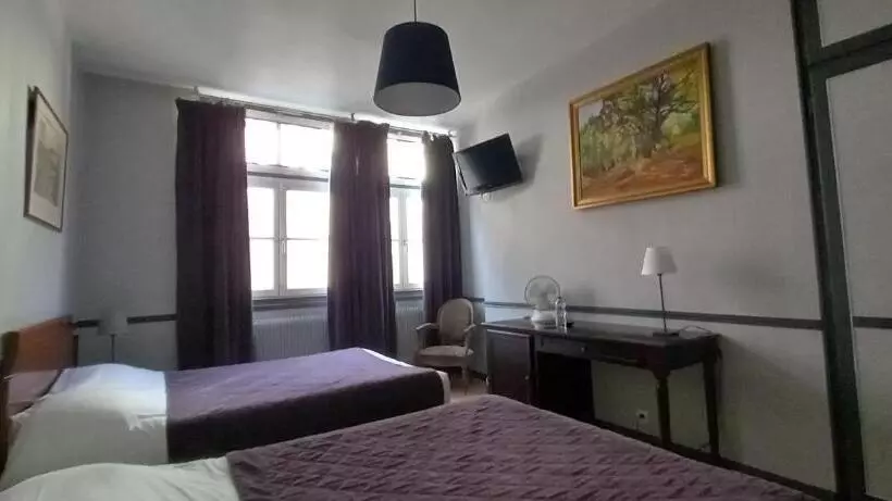 ２ダブルベッドのスタンダードルーム, Brit Hotel Comtes De Champagne   Troyes Centre Historique