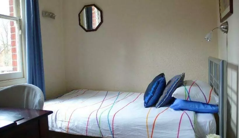 スタンダードシングルルーム, Colebrook Guest House