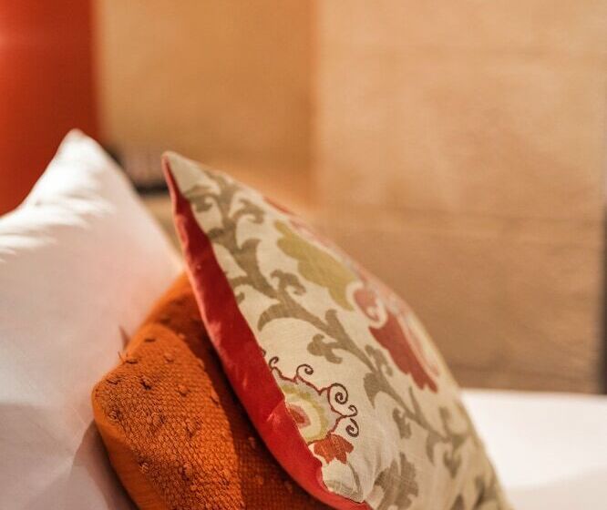 اتاق لوکس, Garlande Hôtel Avignon Centre