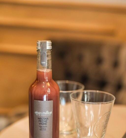 اتاق لوکس سه تخته, Garlande Hôtel Avignon Centre