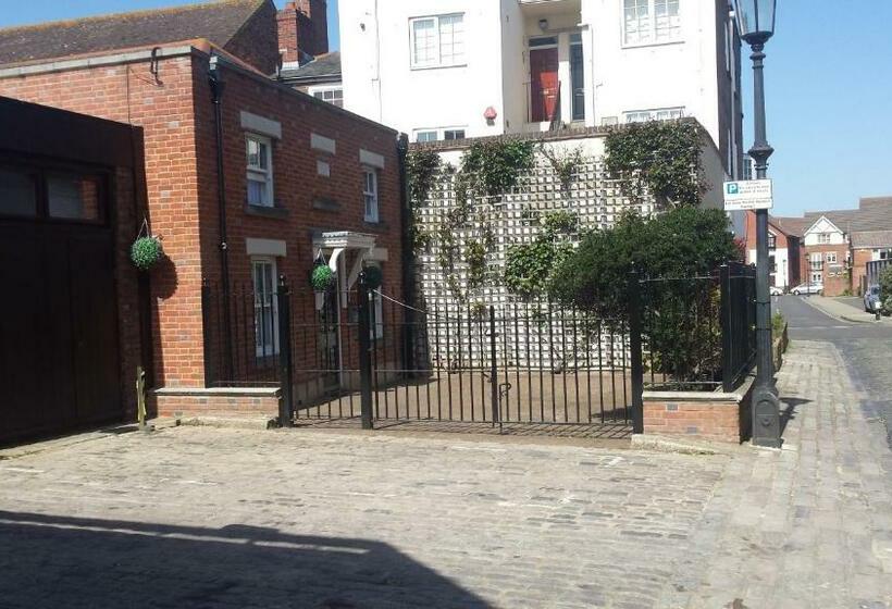 Quarto Estandar, Duke Of Buckingham