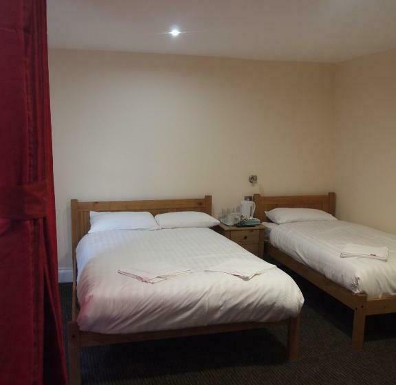 غرفة قياسية ثلاثية, Earls Court Garden