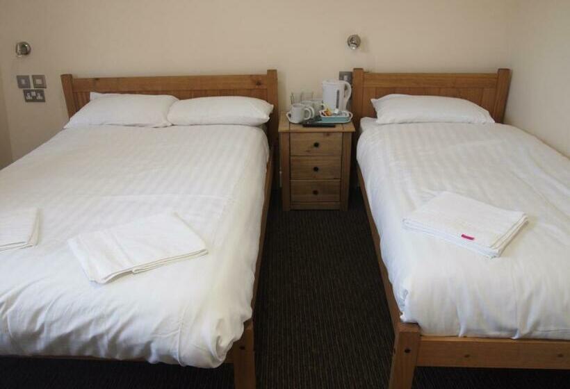 غرفة قياسية ثلاثية, Earls Court Garden