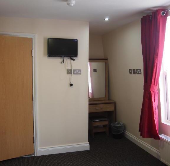 غرفة قياسية ثلاثية, Earls Court Garden