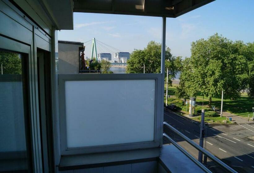 豪华房间, Freiheit