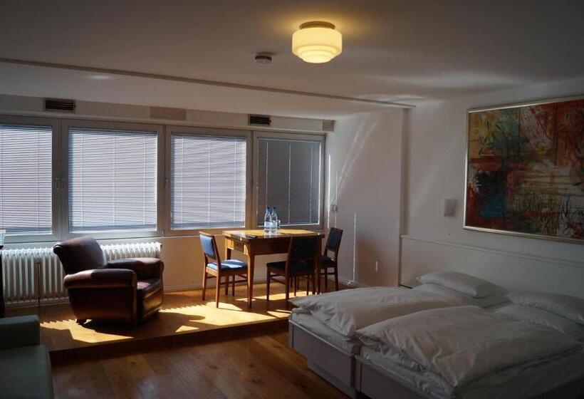 豪华套房, Freiheit