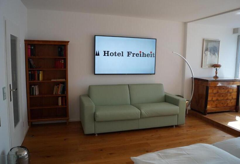 豪华套房, Freiheit